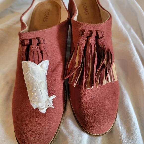 Maroon TOMS Heeled Suede Mules with Tassle Detail - Size 8.5 - Picture 4 of 6